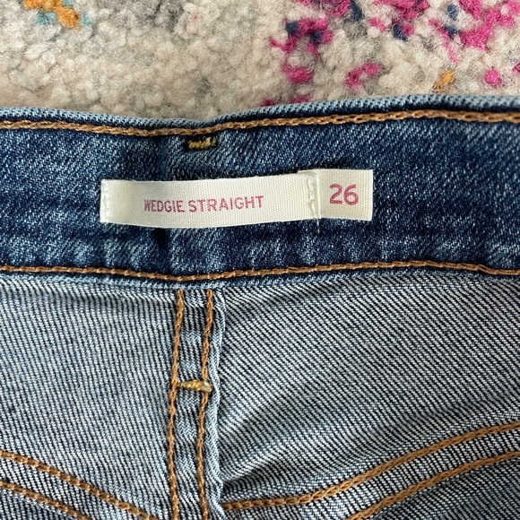 Levi Wedgie Straight Jeans - Picture 2 of 3